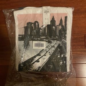 NWT ABERCROMBIE AND FITCH T SHIRT LARGE